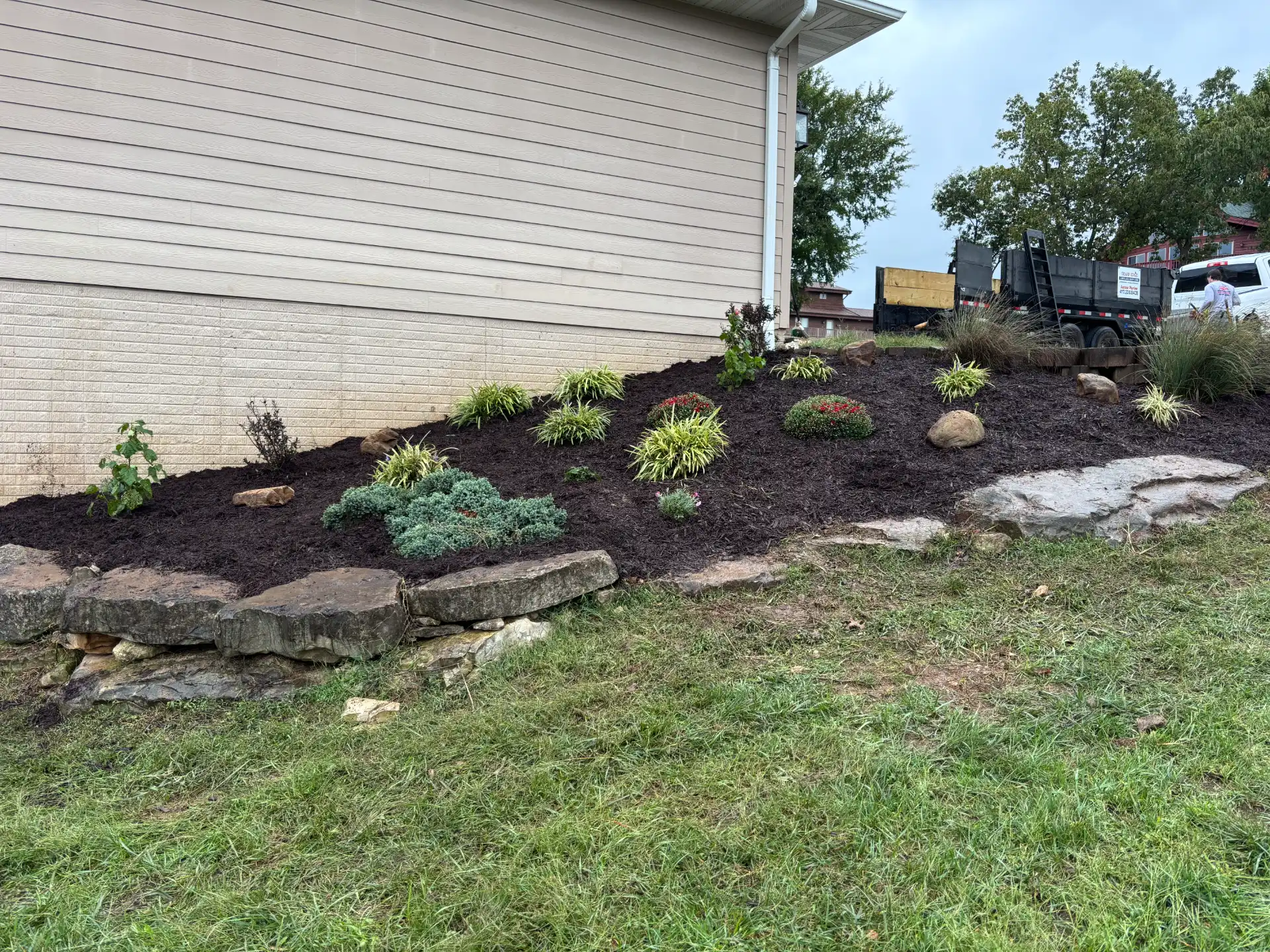 Fresh Mulch & Bed Refresh