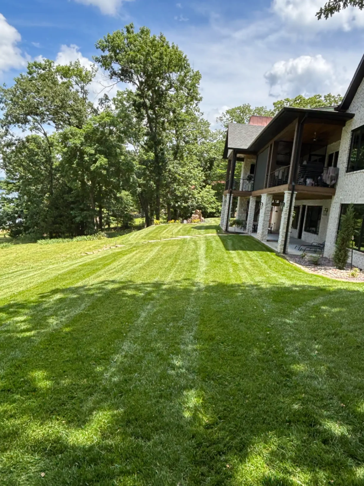 Lakefront Lawn Striping